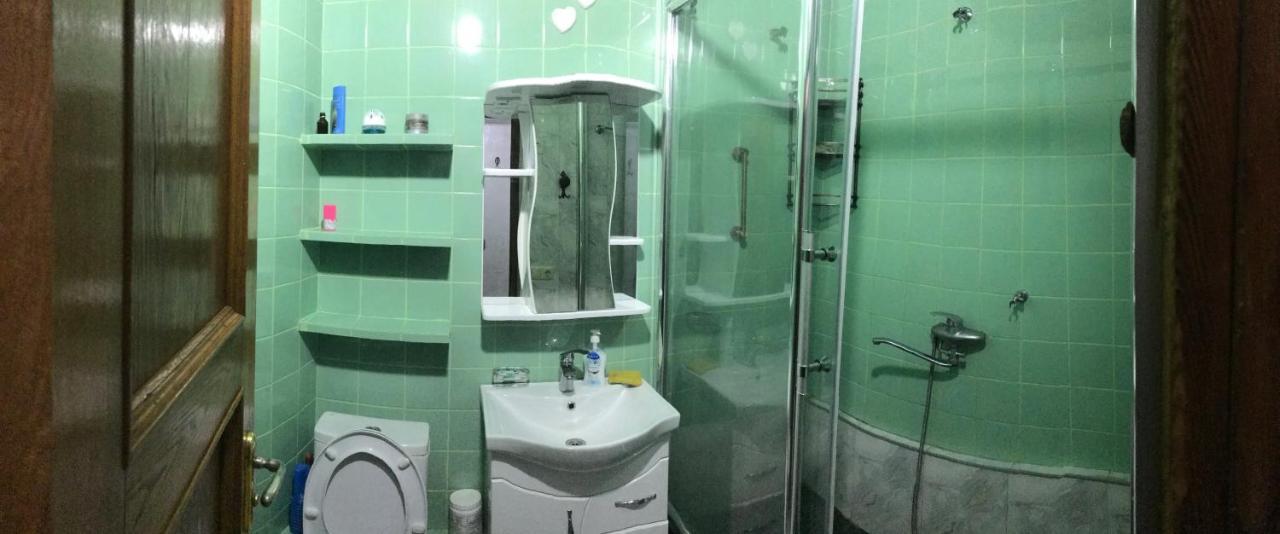 Apartment Ge Zvezda Батуми Екстериор снимка