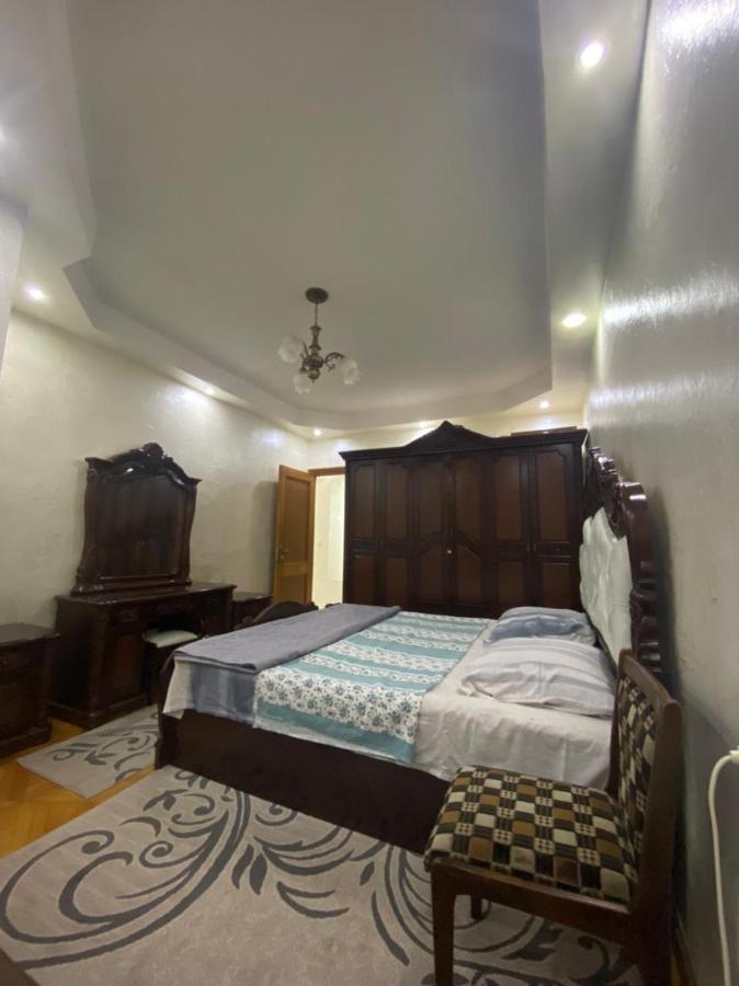 Apartment Ge Zvezda Батуми Екстериор снимка