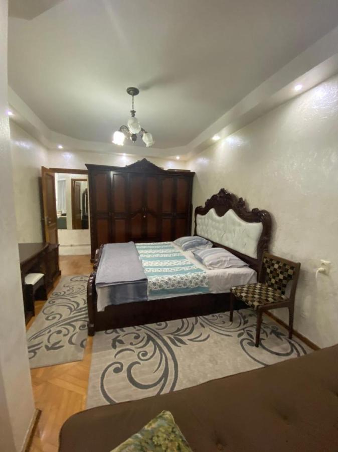 Apartment Ge Zvezda Батуми Екстериор снимка