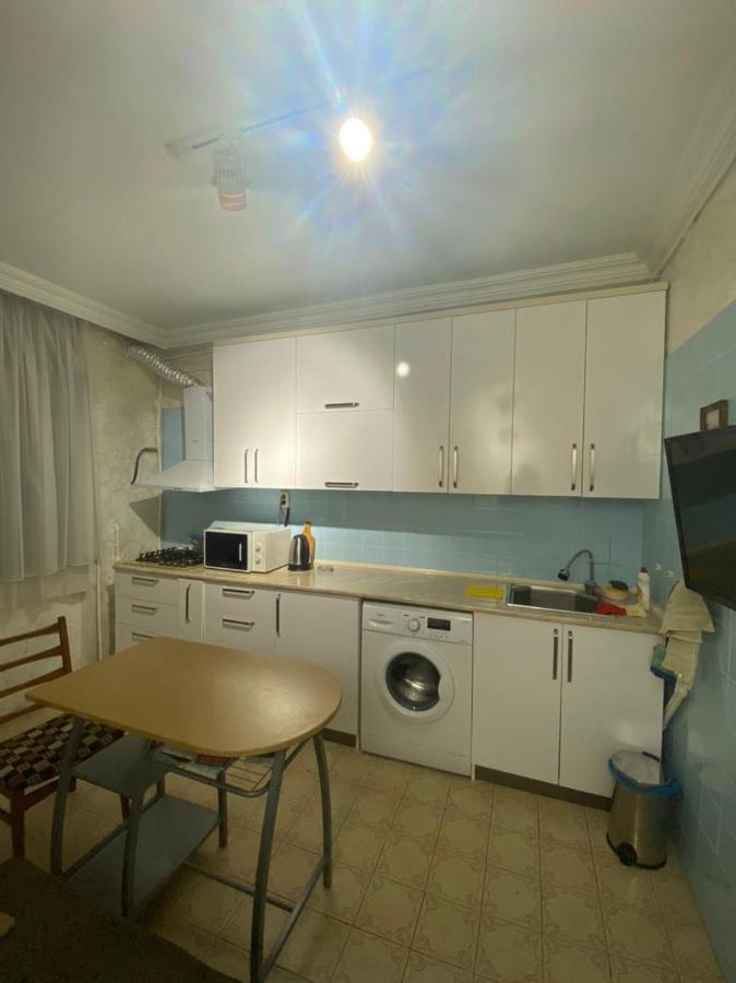 Apartment Ge Zvezda Батуми Екстериор снимка