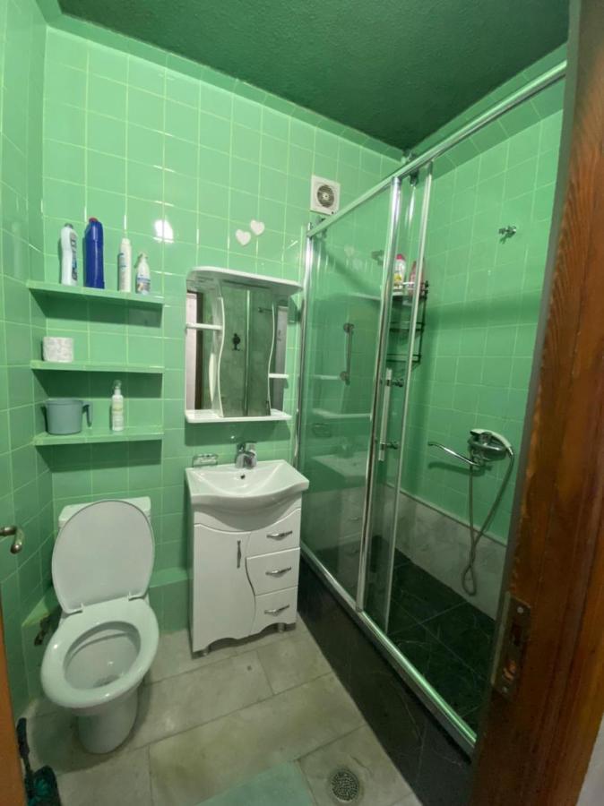 Apartment Ge Zvezda Батуми Екстериор снимка