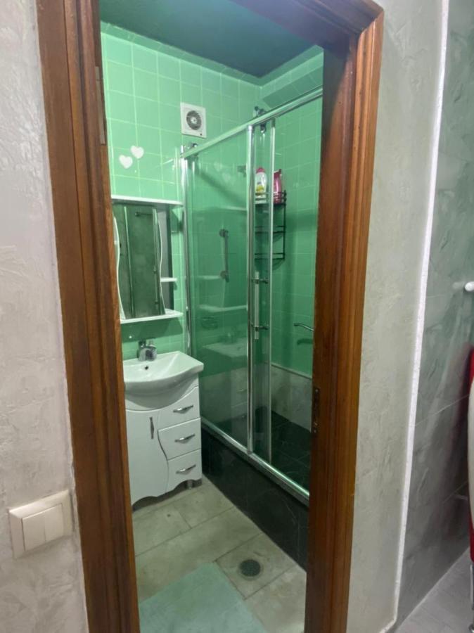Apartment Ge Zvezda Батуми Екстериор снимка
