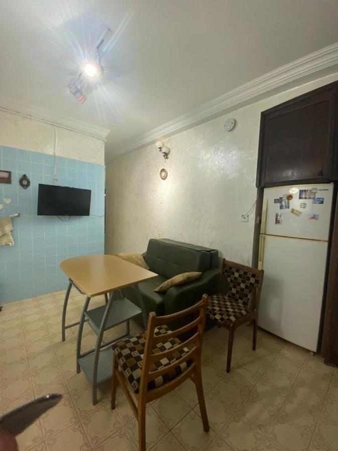 Apartment Ge Zvezda Батуми Екстериор снимка