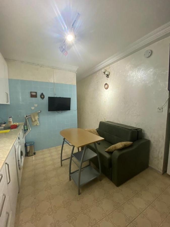 Apartment Ge Zvezda Батуми Екстериор снимка