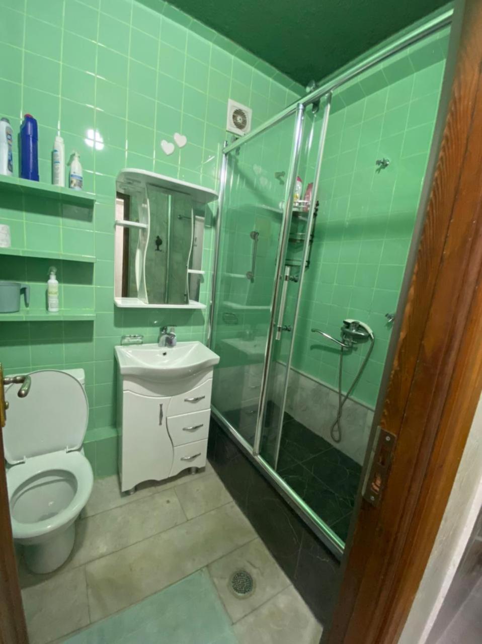 Apartment Ge Zvezda Батуми Екстериор снимка