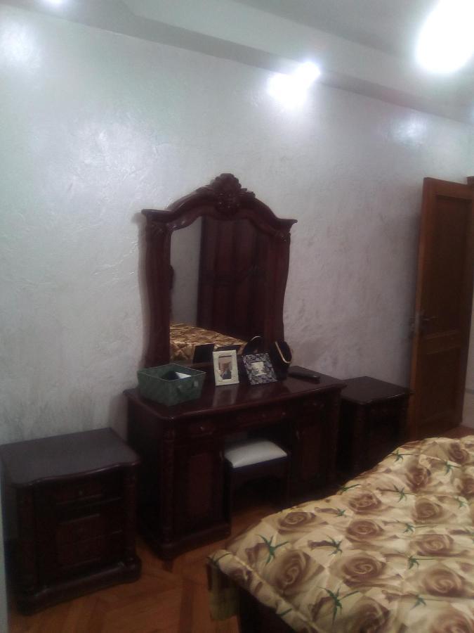Apartment Ge Zvezda Батуми Екстериор снимка