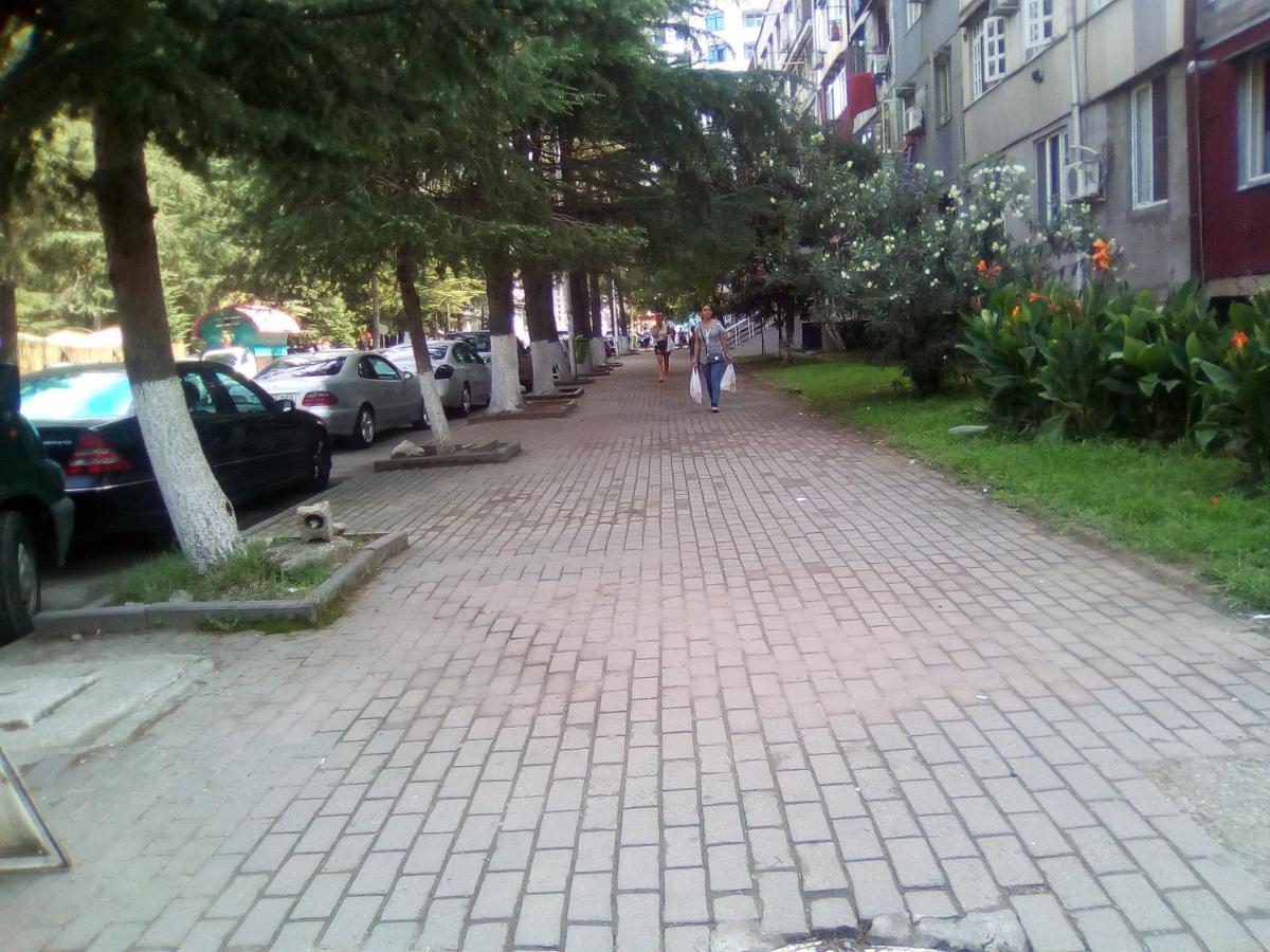 Apartment Ge Zvezda Батуми Екстериор снимка